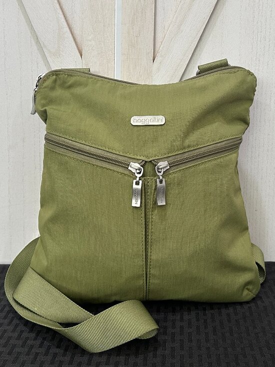 Baggallini Handbags - Baggallini Horizon Lightweight Nylon Crossbody Bag in Olive